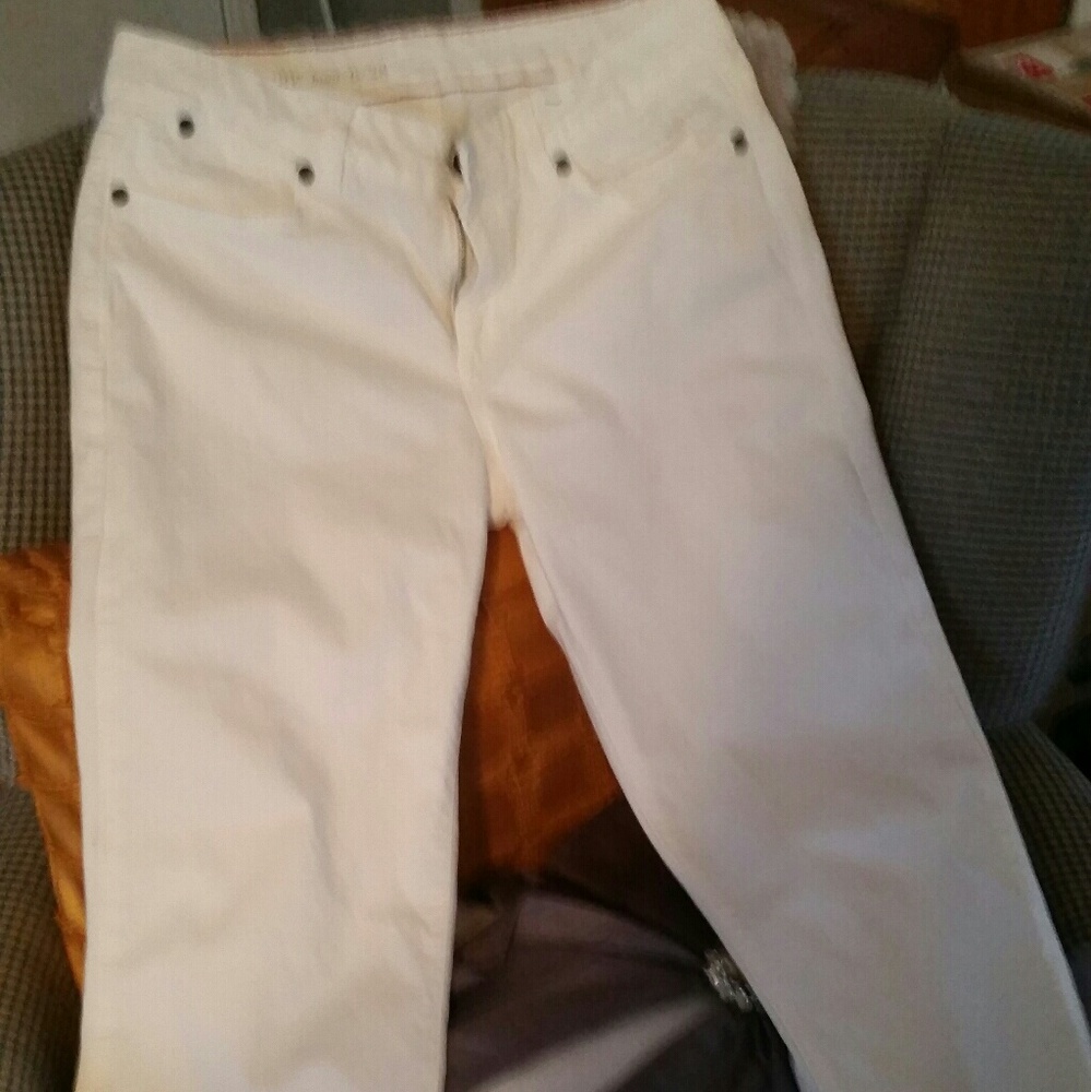 White denim jeans
